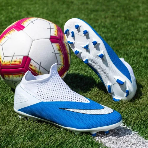 Vista 4 de Tacos de fútbol deportivos para hombre, cómodos, transpirables, de alto agarre, botas de fútbol sala para jóvenes, zapatos deportivos