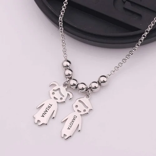 Vista 2 de OBTIAN - Collar con colgante de plata 925 con grabado personalizado para niños y madres hecho a medida para cualquier niño o niña para regalo