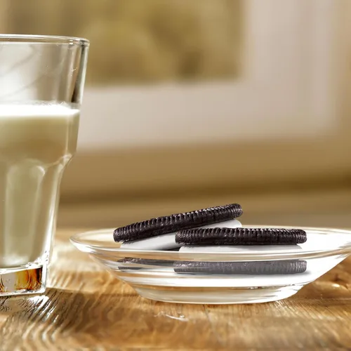 Vista 10 de OREO - Galletas de sándwich con doble relleno de chocolate, tamaño para fiestas, 24.95 onzas Siempre hecho con cacao real, certificado Kosher