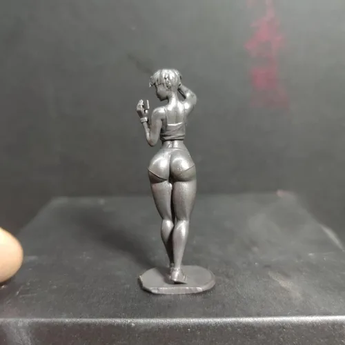 Vista 4 de Bikini sexy de latón, hermosa estatua femenina, traje de baño sexy de metal negro, escultura de mujer, figuras en miniatura, arte corporal