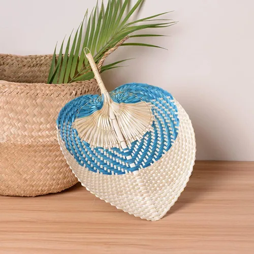 Vista 5 de Abanicos de mano de rafia de bambú natural, abanico de bambú de hoja de palmera, estilo chino, hecho a mano, diseño plegable tejido rústico