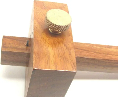 Vista 2 de Medidor de marcado Ramelson con tornillo de latón, para carpinteros profesionales de carpintería. 9" de largo.