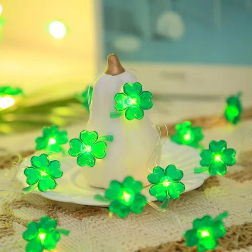 Vista 6 de Tira de luces verdes de 13 pies con 40 LED de trébol de cuatro hojas con control remoto, utilizada para decorar dormitorios, hogares, jardines