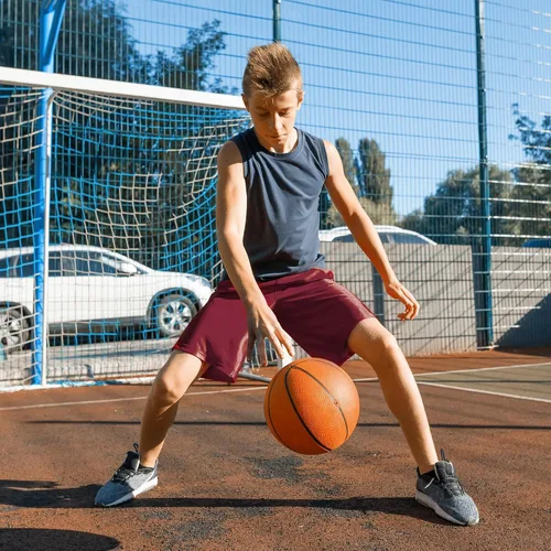 Vista 4 de BVNSOZ Pantalones cortos de baloncesto para niños, pantalones cortos de rendimiento atlético activo con bolsillos que absorben la humedad para niños