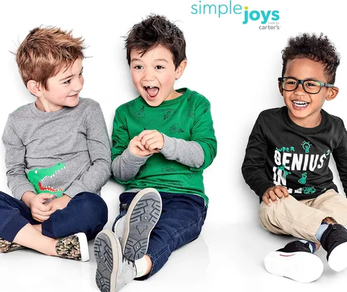 Vista 3 de Simple Joys by Carter's Camisetas gráficas de manga larga para niños pequeños, paquete de 3