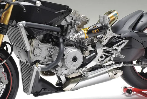 Vista 5 de Tamiya 14129 1:12 Ducati 1199 Panigale S