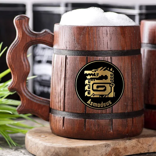 Vista 3 de Taza de cerveza de madera MHW Lagiacrus. Taza de cerveza MHW personalizada. Taza para jugadores. MHW Tankard. Regalo para él. Regalo para jugadores