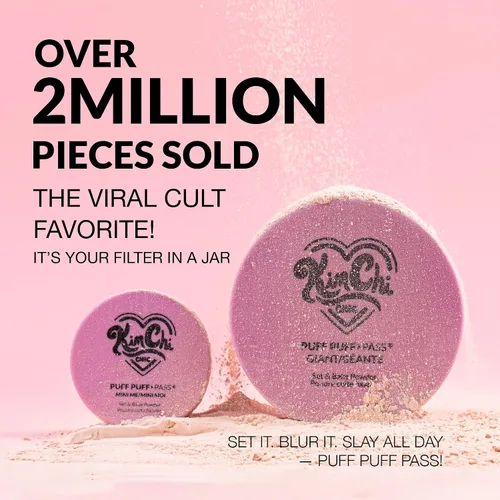 Vista 3 de KimChi Chic Beauty Puff Pass - Polvo fijador y sellador con la técnica baking, polvo suelto con borla extraesponjosa, maquillaje facial marrón suave