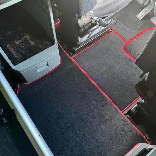 Vista 7 de Juego de alfombrillas para Kenworth T680 modelos de camiones