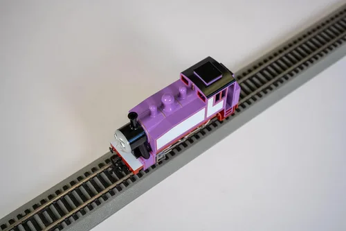 Vista 5 de Bachmann Rosie Locomotora Con Tren De Ojos Moviles
