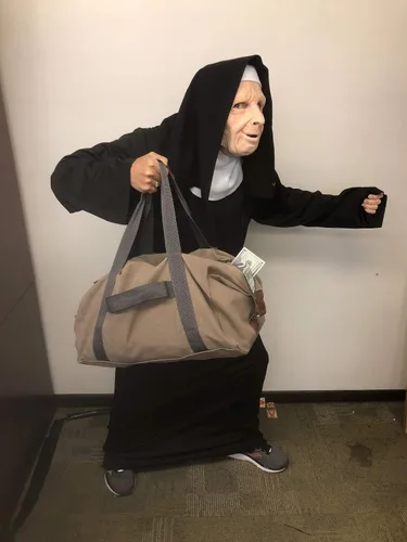 Vista 3 de Nun on The Run - Máscara facial de látex con personaje de anciana