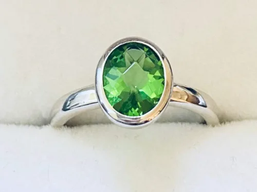 Vista 2 de R10709BG - Anillo clásico ovalado de 0.276 x 0.354in, 1,68 quilates, color verde