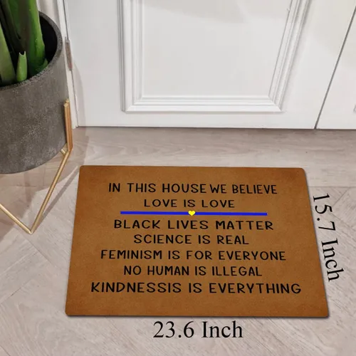 Vista 5 de in This House We Believe - Felpudos divertidos de goma antideslizante, tapetes personalizados para decoración del hogar para uso en exteriores e