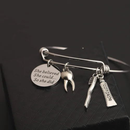 Vista 3 de Lywjyb Birdgot Denist regalo dental regalo futuro dentista regalo de graduación regalo She Believed She Could So She Did Llavero nuevo regalo