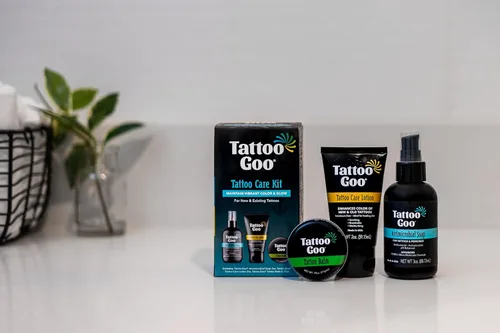 Vista 5 de Tattoo Goo Jabón limpiador, 3 onzas, para el cuidado posterior de piercings y tatuajes, hidrata y limpia la suciedad, jabón equilibrado de pH,