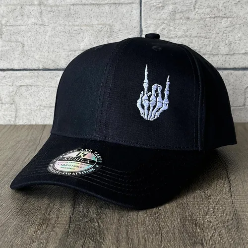 Vista 2 de Gorra de béisbol bordada con mano de esqueleto con dedo, divertidos sombreros negros lisos para papá para hombres y mujeres