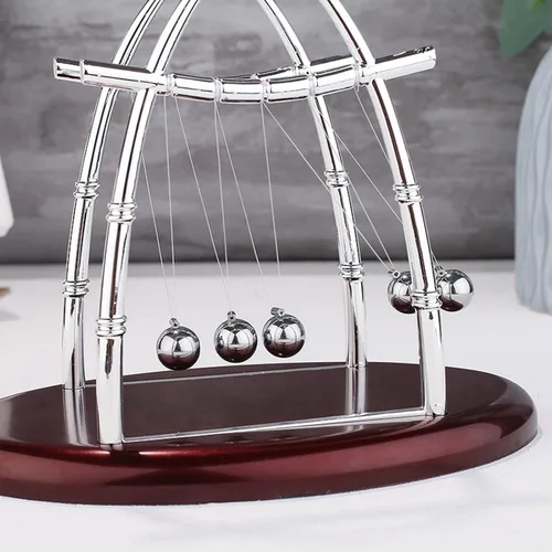 Vista 3 de Newton's Cradle Pendulum 5 Bolas Escritorio Juguete Oficina Decoración del Educativo e iluminador, tiempo de oscilación de 25 a 50 segundos