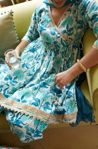 Vista 3 de Janasya Conjunto de Kurta de algodón para mujer india con estampado floral violeta