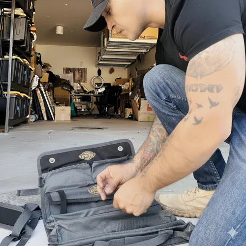 Vista 7 de The Ryker Bag Black Pro Tool Roll - Organizador de herramientas enrollable de lona resistente con bolsas desmontables para pernos, dados y pequeñas