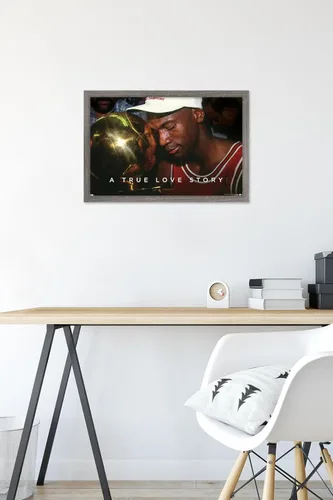 Vista 6 de Michael Jordan - Póster de pared A True Love Story, 22.4 pulgadas de largo x 14.7 pulgadas de ancho, versión enmarcada de madera de granero