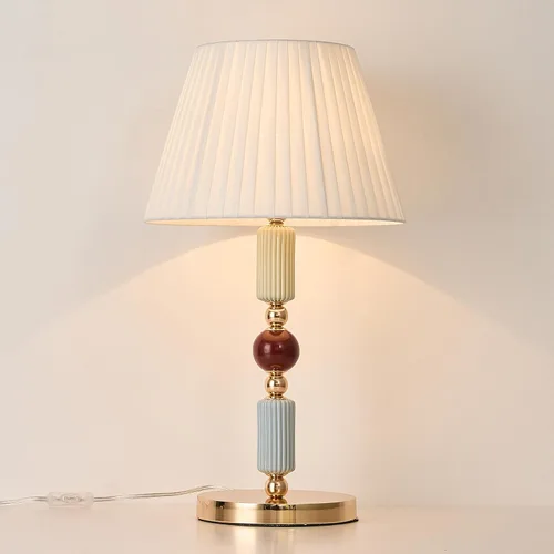 Vista 11 de Lámpara de mesa moderna imitada de seda con enchufe, base metálica, luz de escritorio con enchufe, cable y interruptor para dormitorio, mesita