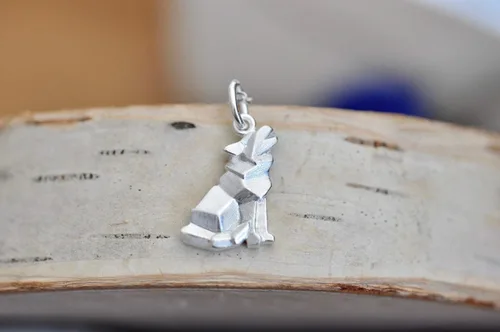 Vista 5 de Collar de lobo de origami con cadena de plata de ley de 16