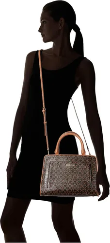 Vista 8 de Calvin Klein Margot - Bolso con logotipo texturizado en relieve