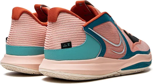Vista 3 de Nike Hombres Kyrie Low 5 DJ6012 800 - Talla 13, Lt Madder RootAbeto brillante