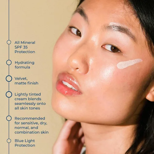 Vista 4 de CoTZ Protector solar mineral ligeramente teñido de amplio espectro SPF 35; 1.5 oz / 42.5 g