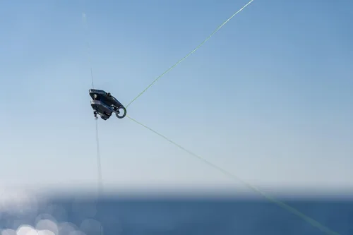 Vista 2 de Tigress Kit de cometa con clips, 2 giratorios de viento y 1 giratorio Coastlock