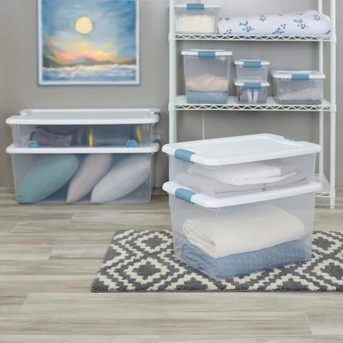 Vista 8 de Sterilite - Paquete de 12 contenedores de almacenamiento con pestillo para debajo de la cama, con tapas, de plástico transparente, 6 cuartos