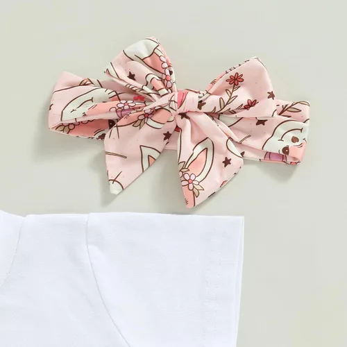 Vista 4 de Conjunto de ropa de verano con estampado de letras, sudadera con estampado de conejo, pantalones acampanados con diadema