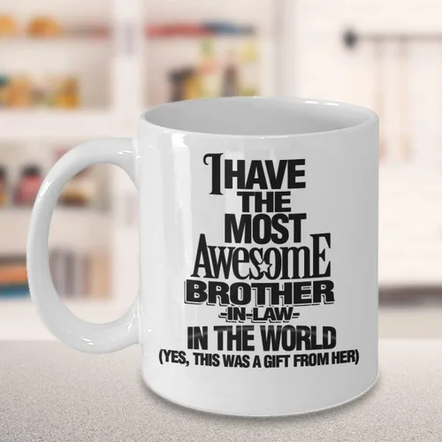 Vista 2 de M&P Shop Inc. Taza de café Bro In Law con texto en inglés "I Have the Most Awesome Bro-in-Law in the World", divertida taza de café de 11 onzas
