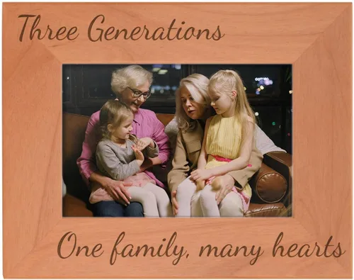 Vista 19 de Gifts For All By Rachel Olevia Five Generations One Family Many Hearts - Marco de fotos de madera natural grabado de 4 x 6 pulgadas, diseño