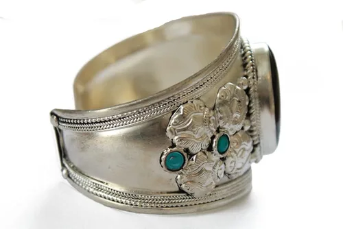 Vista 5 de Pulsera ajustable de acero inoxidable chapado en argencio de ónix negro Joyería bohemia de Nepal, Piedra, Ónix