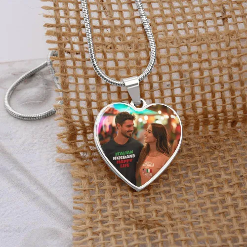 Vista 7 de Collar de corazón de plata con foto personalizada pon tu imagen favorita en esta joyería con tu mensaje personalizado grabado como un regalo