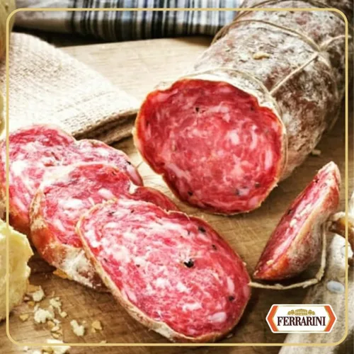 Vista 5 de Ferrarini, Salami italiano, Emilia, curado en seco, marca italiana de primera calidad. Salami italiano hecho en Italia. Sin leche, sin OMG.