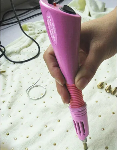 Vista 5 de Pistola aplicadora de diamantes de imitación Hotfix Kit Bedazzler para manualidades de bricolaje (rosa)