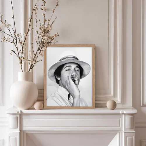 Vista 5 de Poster Master Póster de fotografía vintage, impresión de retrato retro, regalo para artista, amigo, joven Barack Obama fumando cigarrillo