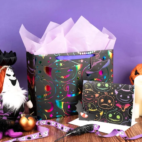 Vista 2 de LeZakaa Bolsa de Regalo Holográfica para Niños, Niños y Niñas, Sombrero de Bruja de Calabaza Malvada de Arcoíris en Diseño Negro con Papel de Seda