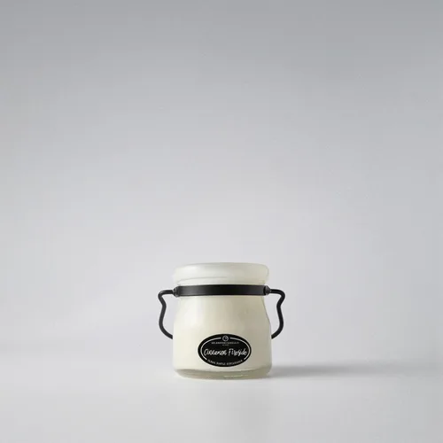 Vista 7 de Milkhouse Candle Company Vela de soja junto a canela – Canela y nuez moscada brasas aromáticas Amberwood y vainilla perfumada – Tarro de crema