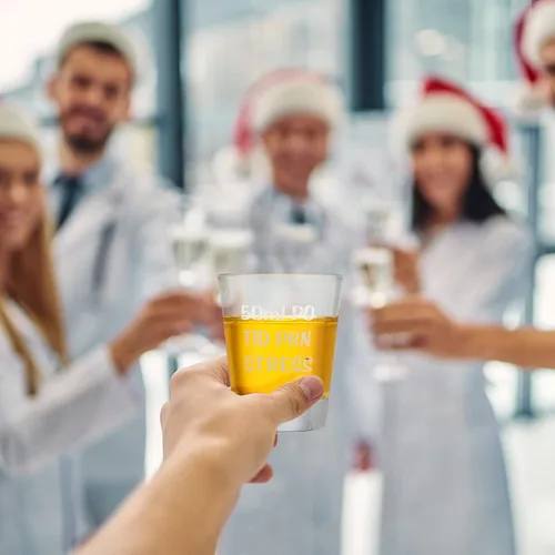 Vista 6 de Pinkunn 12 vasos de chupito divertidos para enfermeras de 1.75 onzas, regalos de enfermería divertidos para mujeres u hombres, regalos para fiesta