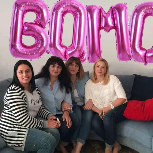 Vista 4 de TONIFUL Globos grandes de 40 pulgadas de color rojo rosa con letras B, globos gigantes de letras del alfabeto, globos grandes de Mylar
