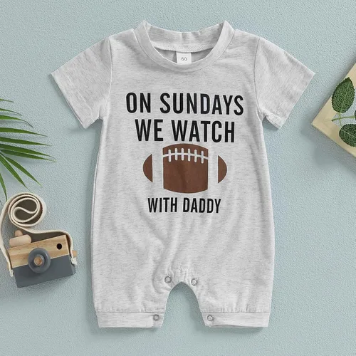 Vista 7 de BULINGNA Mono divertido para el verano con texto en inglés We Watch Football with Daddy