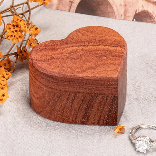 Vista 3 de Caja de Anillo de Propuesta de Compromiso Delgada de Madera en Forma de Corazón Caja Portador Soporte de Anillos para Ceremonia de Boda, Día de Una