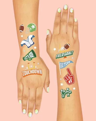 Vista 4 de xo, Fetti Tatuajes temporales de fútbol – 60 estilos de aluminio Fiesta de cumpleaños deportiva, suministros de fiesta de equipo de touchdown
