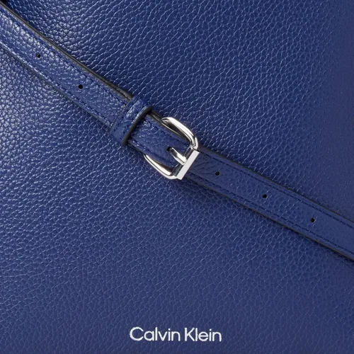 Vista 5 de Calvin Klein - Bolsa Gabrianna al hombro para mujer