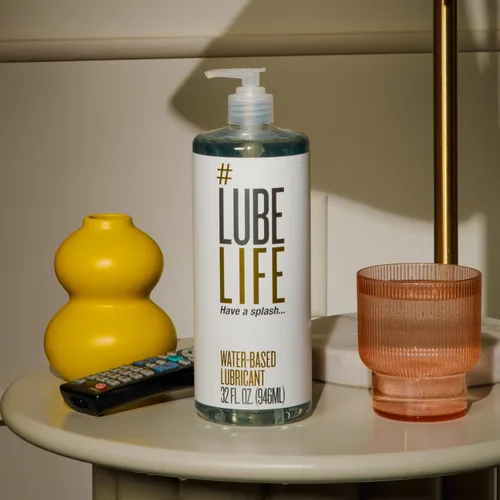 Vista 7 de LubeLife Lubricante a base de agua - Lubricante personal para hombres, mujeres y parejas, tamaño de viaje, no mancha, fácil de limpiar, seguro