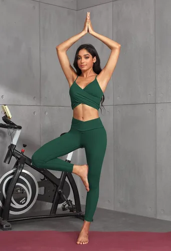 Vista 4 de Fixmatti Conjunto de entrenamiento de 2 piezas para mujer, traje de yoga, tirantes delgados, brasier y leggings de cintura alta a juego