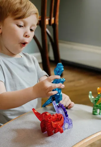 Vista 3 de MAGNA-TILES Dinos - Juego de construcción magnética de 5 piezas, la marca original de construcción magnética